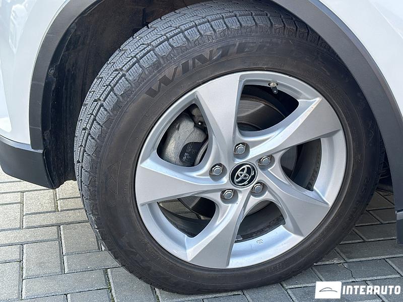 Toyota C-HR 17 toyota c-hr 2017