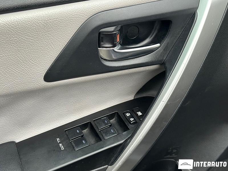 Toyota Auris 17 toyota auris 2014