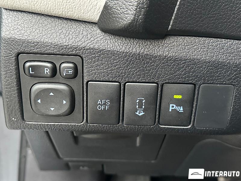 Toyota Auris 15 toyota auris 2014