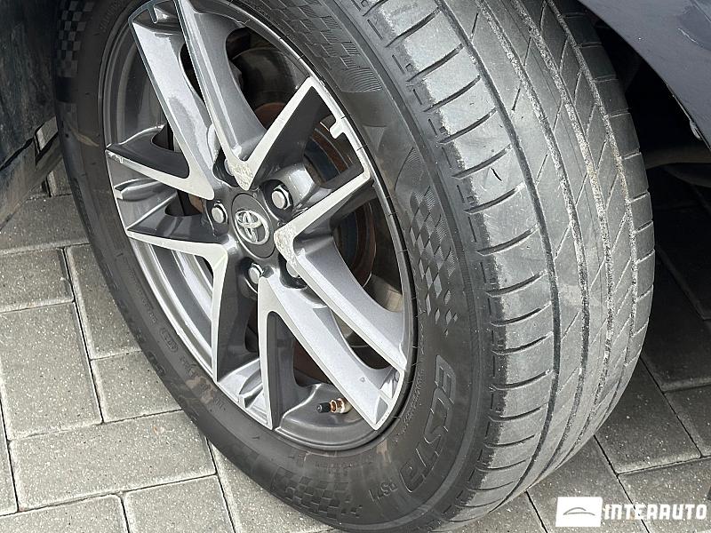 Toyota Auris 20 toyota auris 2014