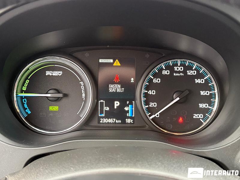 Mitsubishi Outlander 8 mitsubishi outlander 2015