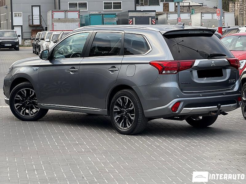 Mitsubishi Outlander 2 mitsubishi outlander 2015