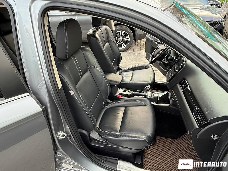 Mitsubishi Outlander 16 mitsubishi outlander 2015