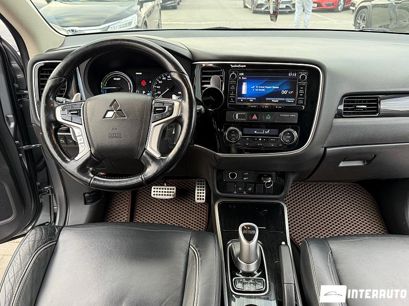 Mitsubishi Outlander 7 mitsubishi outlander 2015