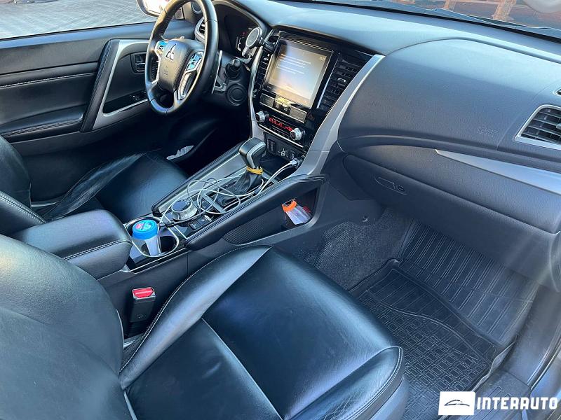 Mitsubishi Pajero Sport 8 mitsubishi pajero sport 2021