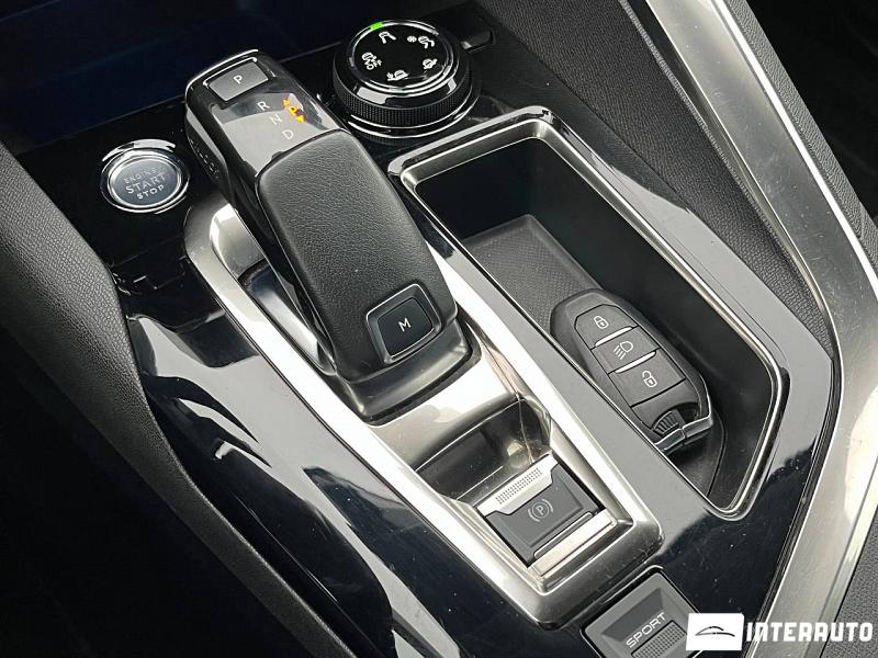 Peugeot 5008 16 peugeot 5008 2020