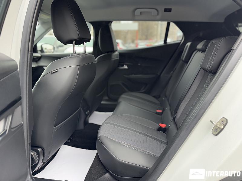 Peugeot 2008 19 peugeot 2008 2021