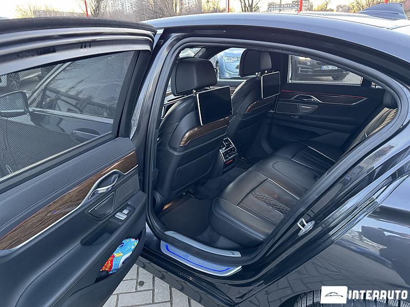 BMW 740e 26 bmw 740e 2018