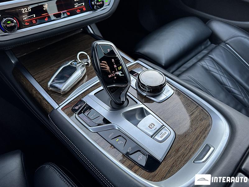 BMW 740e 20 bmw 740e 2018