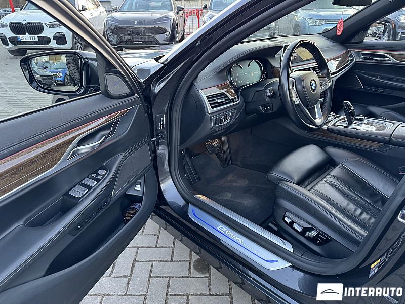 BMW 740e 9 bmw 740e 2018