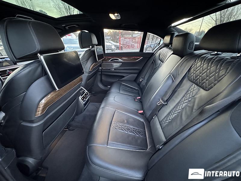 BMW 740e 27 bmw 740e 2018