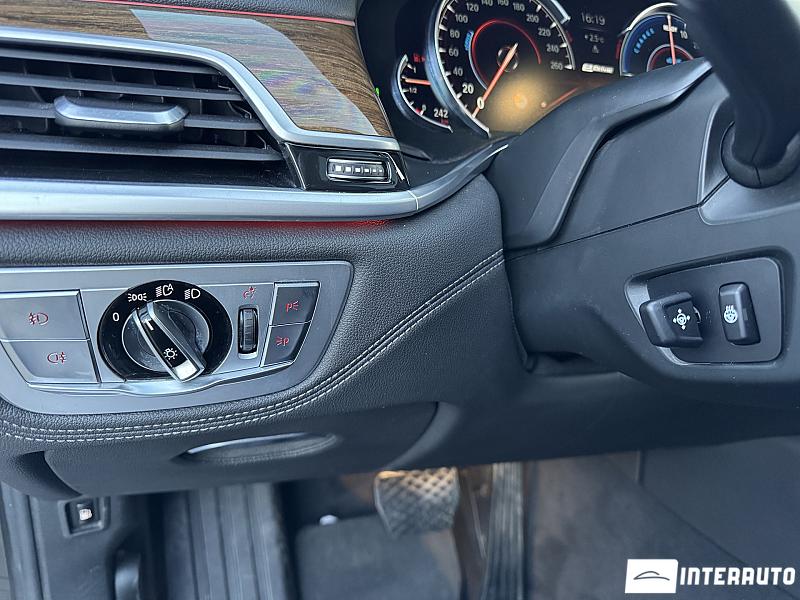 BMW 740e 15 bmw 740e 2018