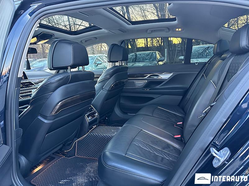 BMW 740 22 bmw 740 2020