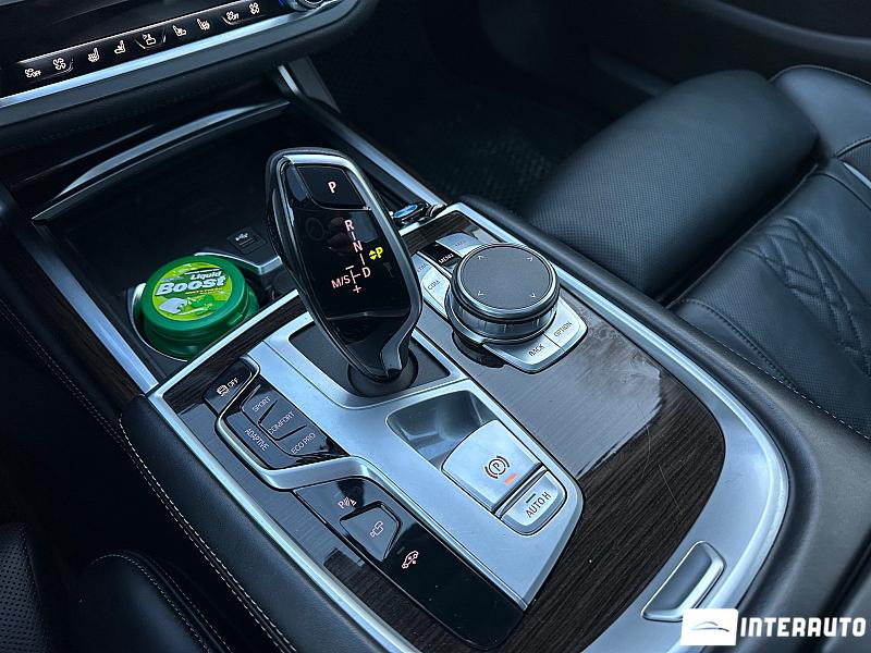 BMW 740 18 bmw 740 2020