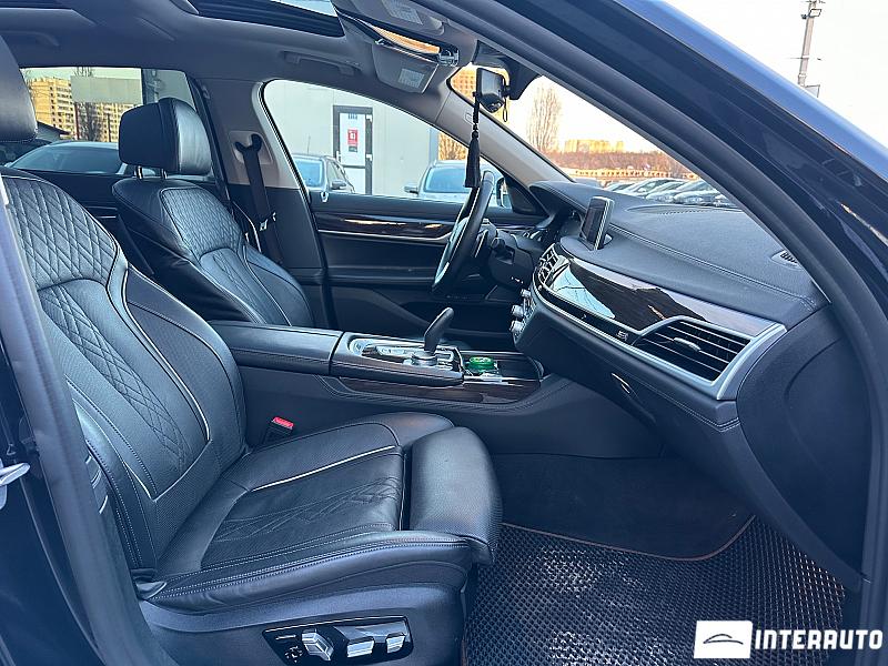 BMW 740 19 bmw 740 2020