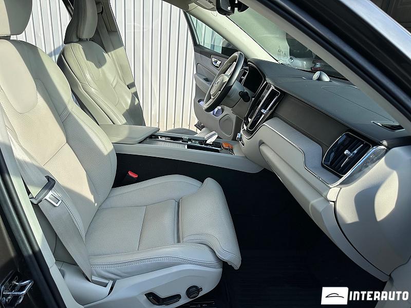 Volvo XC 60 6 volvo xc 60 2021