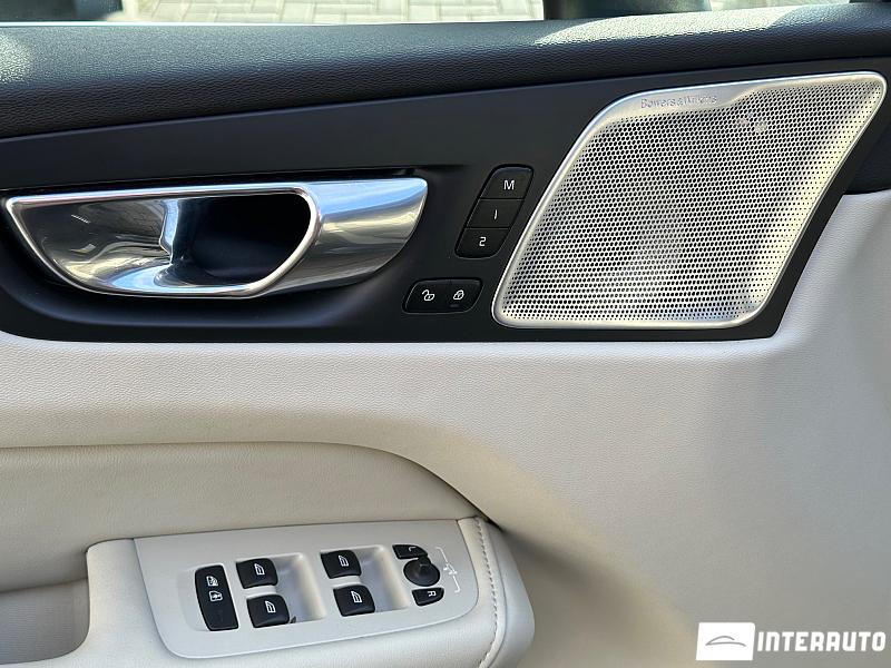 Volvo XC 60 13 volvo xc 60 2021