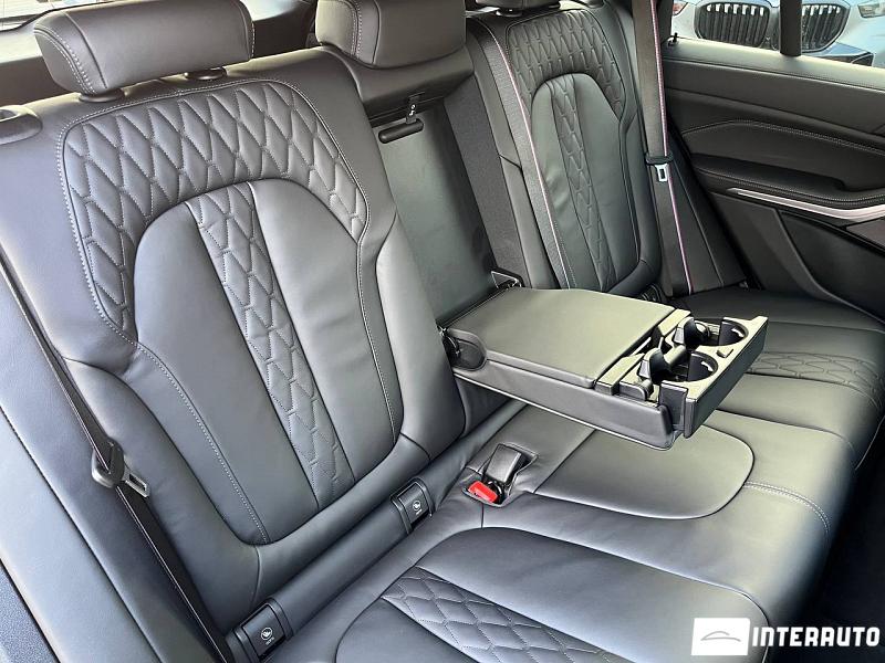 BMW X5 4.0i 23 bmw x5 4.0i 2024