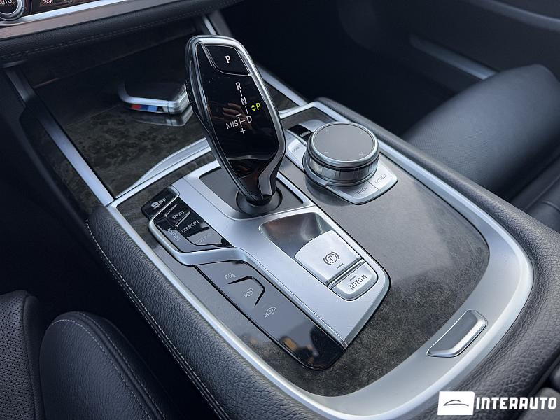 BMW 740 17 bmw 740 2021