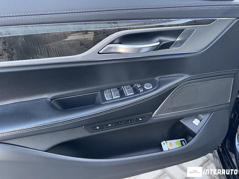 BMW 740 8 bmw 740 2021