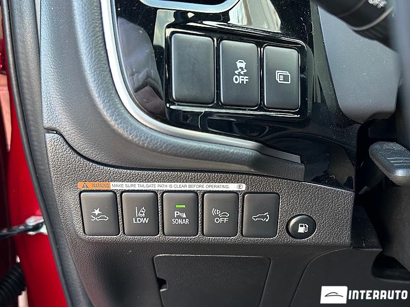 Mitsubishi Outlander 12 mitsubishi outlander 2019