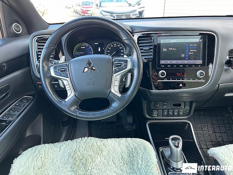 Mitsubishi Outlander 13 mitsubishi outlander 2019