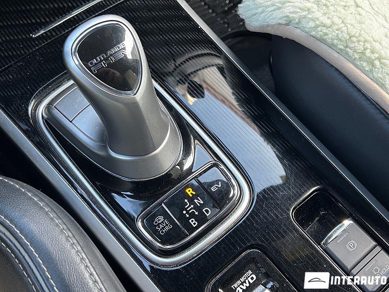 Mitsubishi Outlander 15 mitsubishi outlander 2019