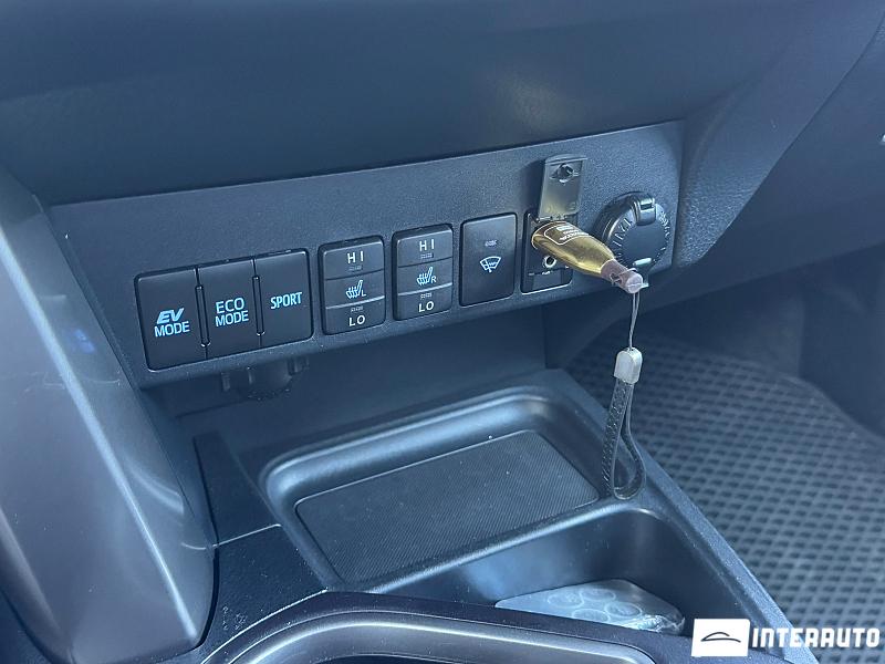 Toyota Rav-4 15 toyota rav-4 2018