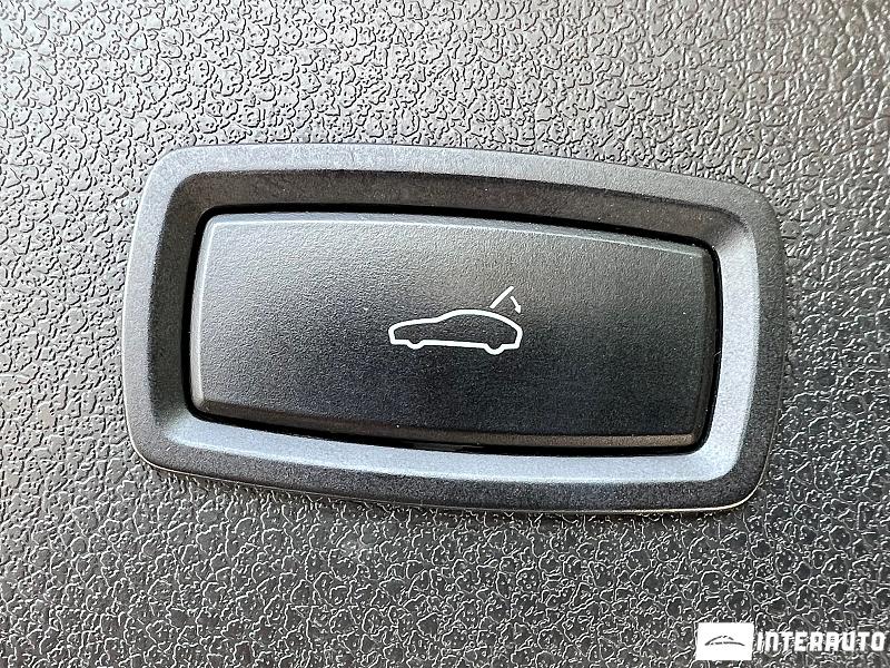 Porsche Macan 18 porsche macan 2016