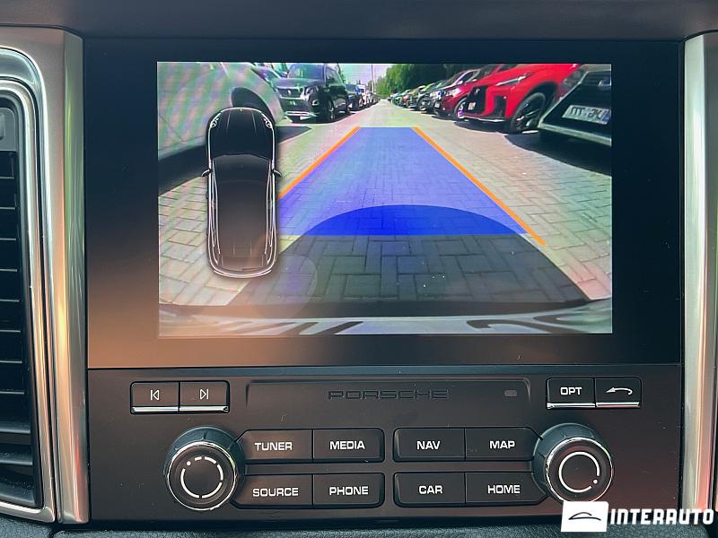 Porsche Macan 12 porsche macan 2016