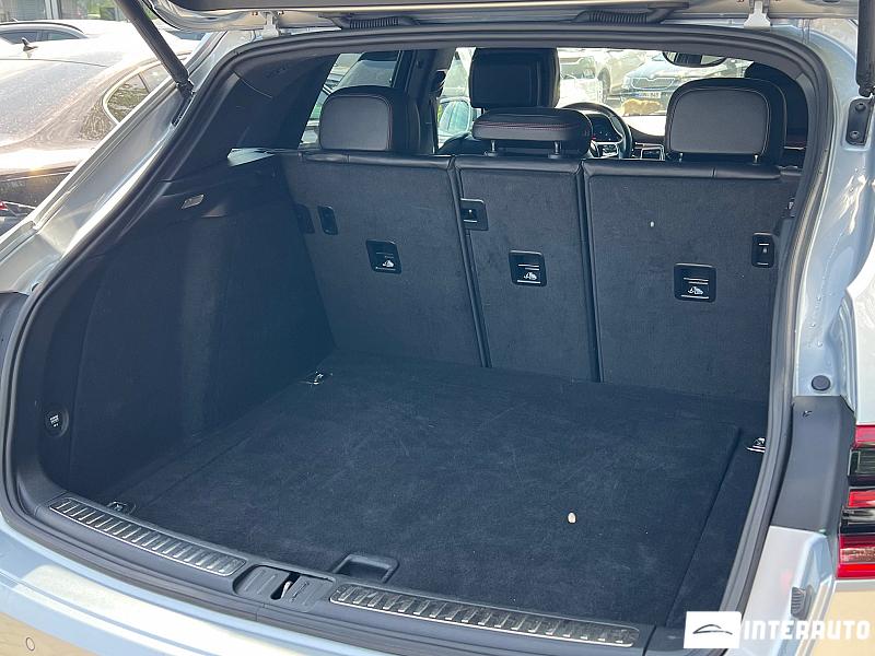 Porsche Macan 19 porsche macan 2016