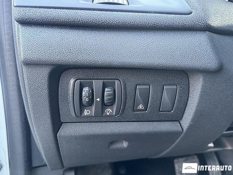 Renault Megane 17 renault megane 2011