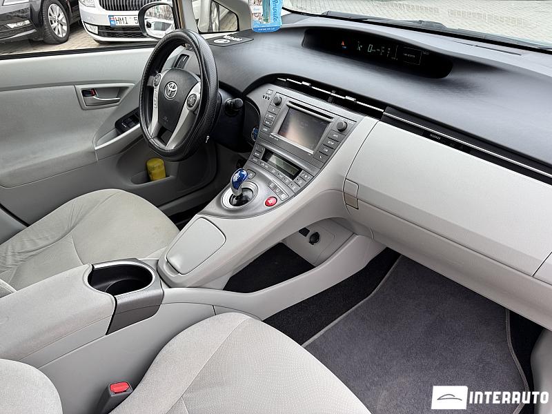 Toyota Prius 19 toyota prius 2014