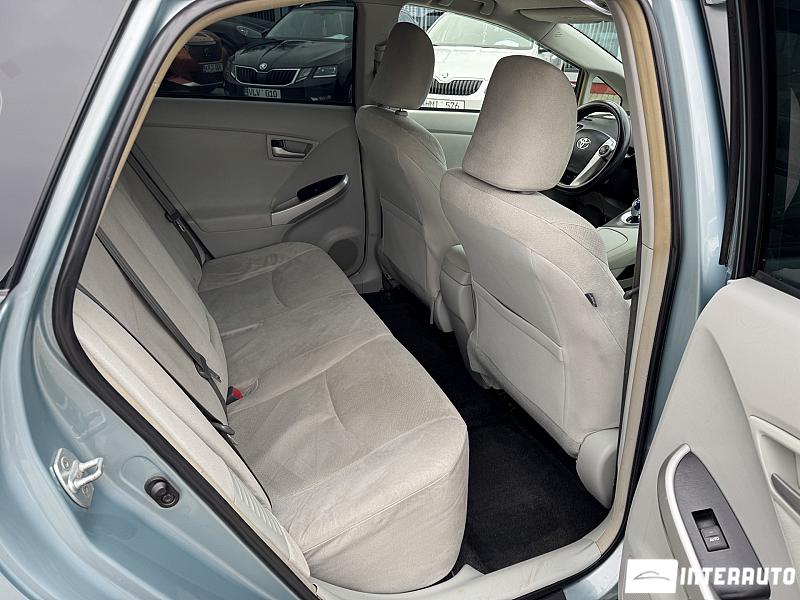 Toyota Prius 23 toyota prius 2014