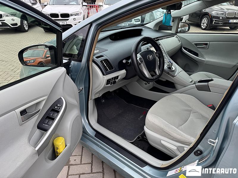 Toyota Prius 8 toyota prius 2014