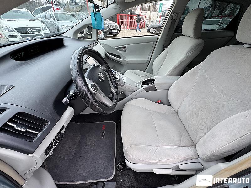 Toyota Prius 9 toyota prius 2014