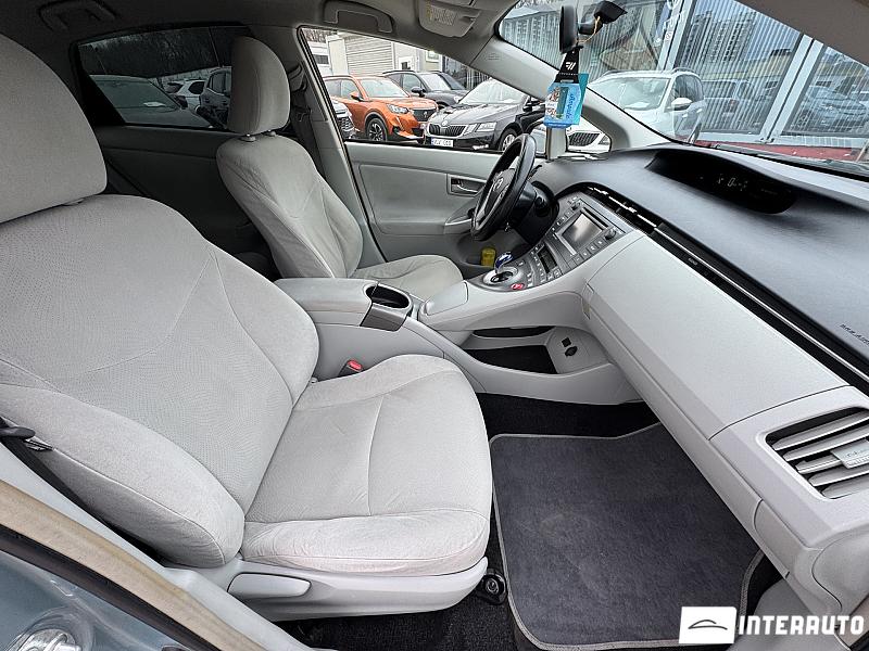 Toyota Prius 18 toyota prius 2014