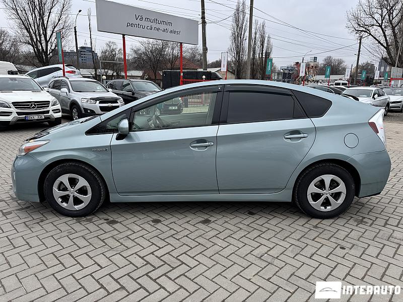 Toyota Prius 6 toyota prius 2014