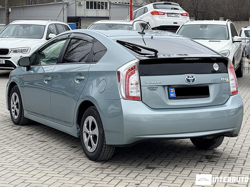 Toyota Prius 2 toyota prius 2014