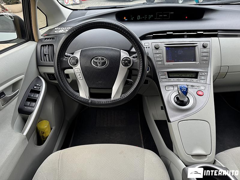 Toyota Prius 11 toyota prius 2014