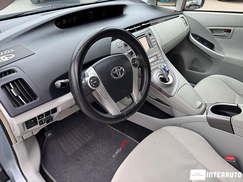 Toyota Prius 10 toyota prius 2014