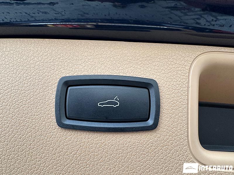 Porsche Macan 15 porsche macan 2017