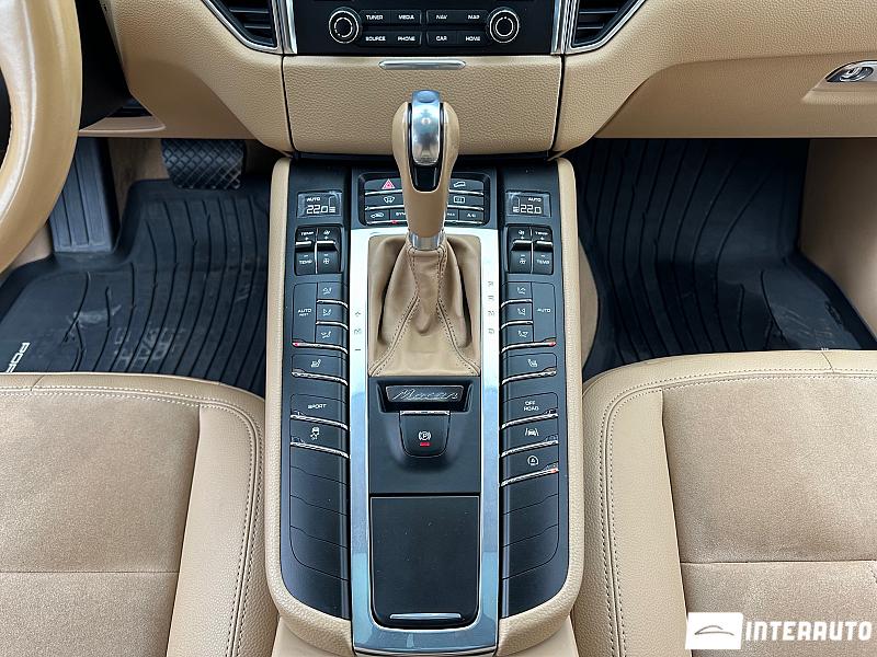 Porsche Macan 12 porsche macan 2017