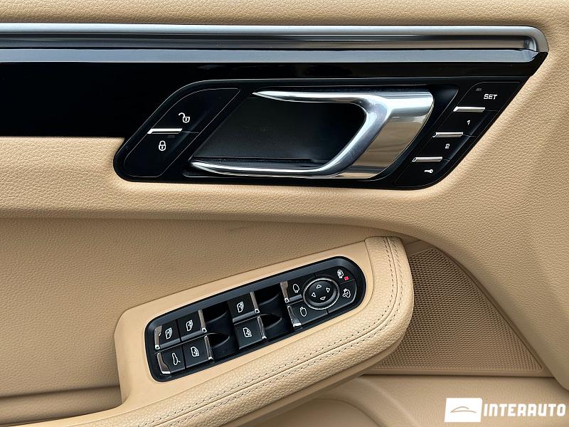 Porsche Macan 18 porsche macan 2017