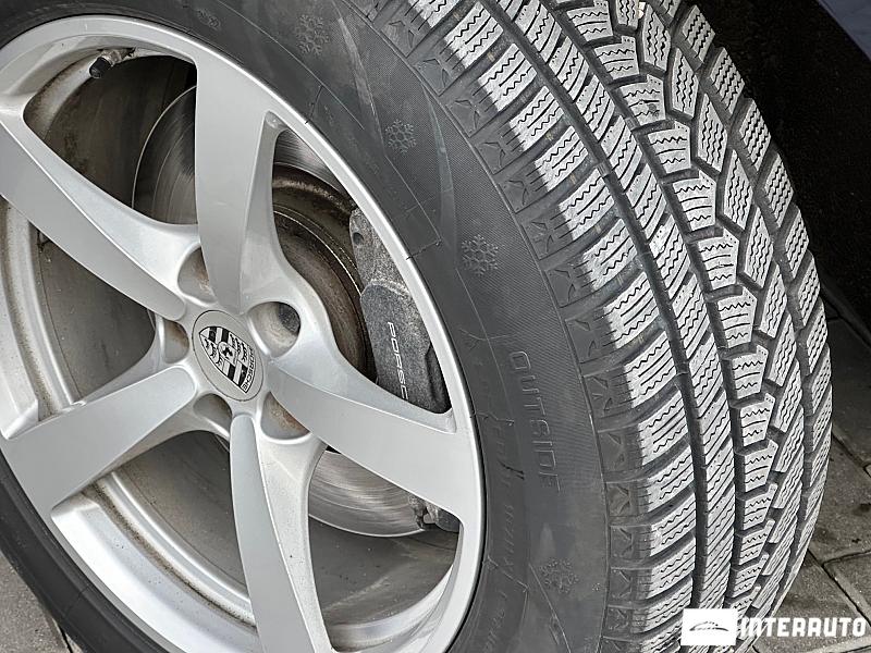 Porsche Macan 19 porsche macan 2017