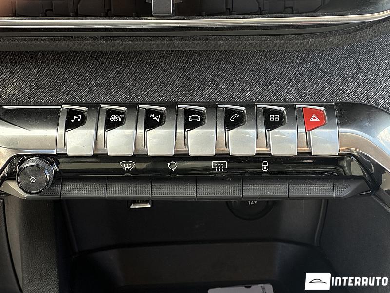 Peugeot 3008 12 peugeot 3008 2021