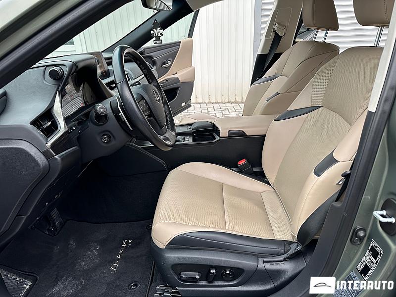 Lexus ES 300h 14 lexus es 300h 2020