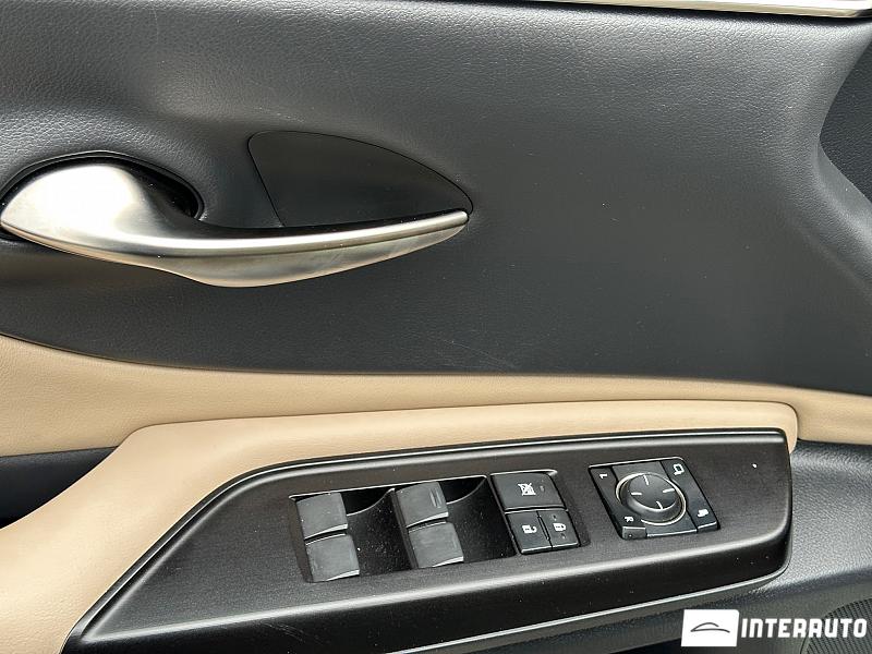 Lexus ES 300h 13 lexus es 300h 2020