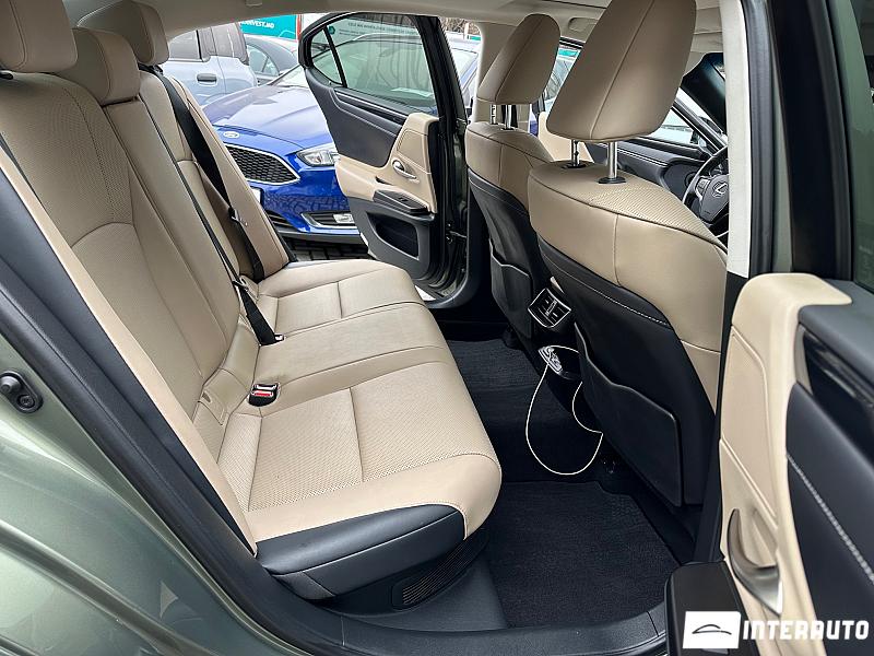 Lexus ES 300h 18 lexus es 300h 2020