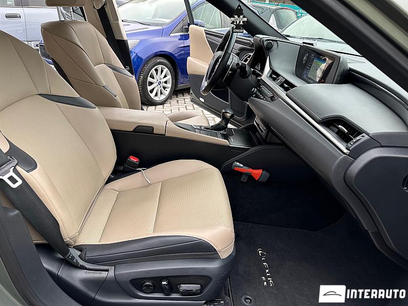 Lexus ES 300h 17 lexus es 300h 2020